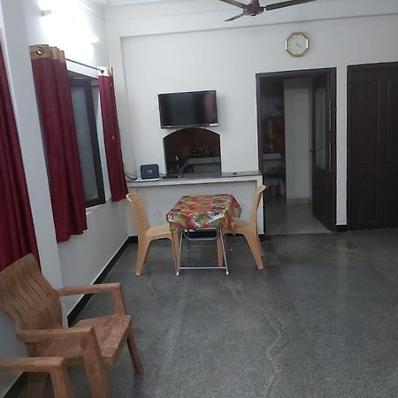 Iswarya Illam Apartment Chidambaram Exterior photo